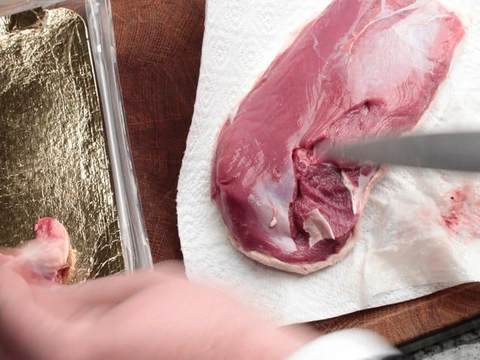 entenbrust auf der unterseite zuputzen