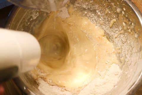 Eierkuchenteig verrühren