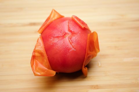 Tomate nach dem Blanchieren